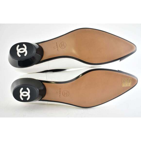 Chanel 19B White Black Leather Cone CC Logo Ankle Short Pointed Chelsea Boot 41 - Picture 11 of 11